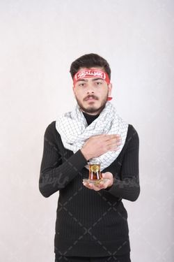 عکس مرد با لباس مشکی