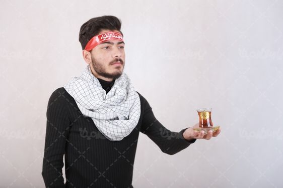 عکس مرد با لباس مشکی