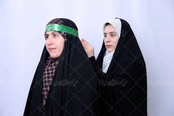 عکس بستن سربند خانم ایرانی