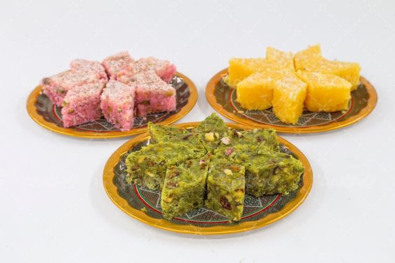 تصویر انواع شیرینی لوز