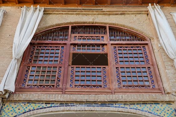 تصویر پنجره موزه هفت تنان شیراز