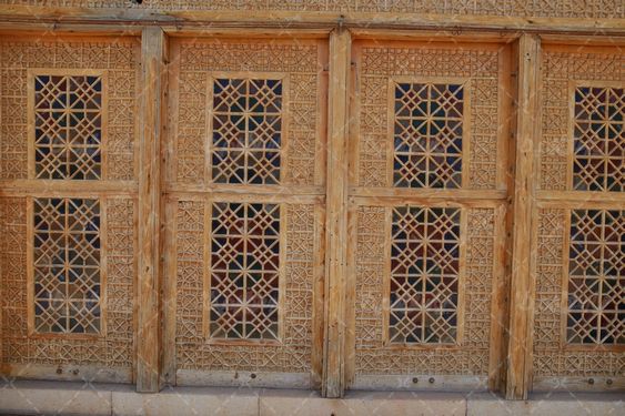 پنجره سرای مشیر شیراز