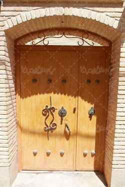 تصویر درب ورودی دبستان فروغ الملک