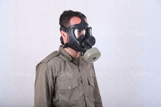 تصویر ماسک شیمیایی سرباز ایرانی