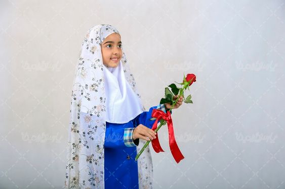 عکس دانش آموز با حجاب