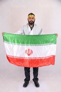 پزشک ایرانی با پرچم