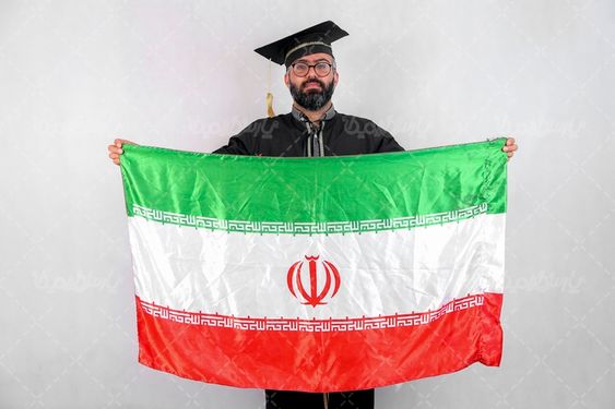 عکس دانشجو با پرچم