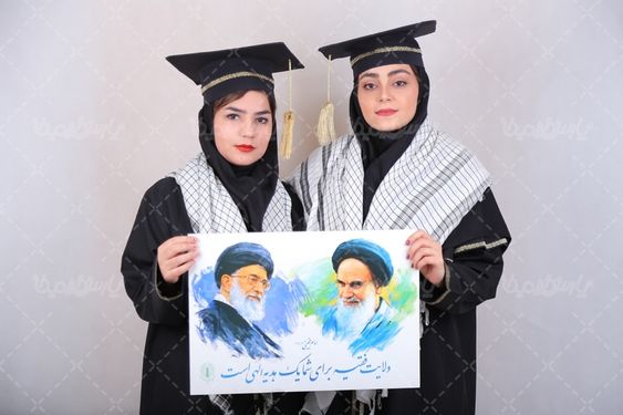 دانشجو با عکس امام خمینی