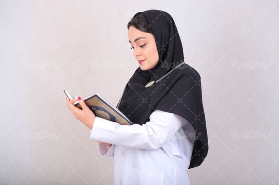 پزشک با قرآن
