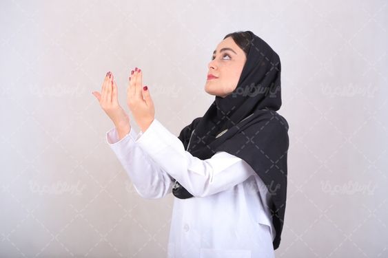 دعا کردن پزشک