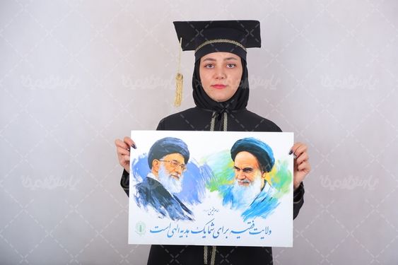 تصویر دانشجو با عکس امام خمینی