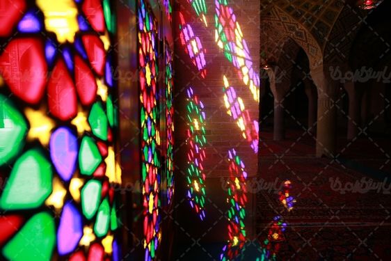 پنجره ارسی مسجد نصیرالملک