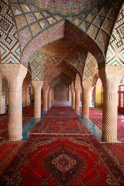 ستون های مسجد نصیرالملک