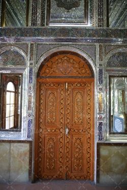 درب چوبی مسجد نصیرالملک