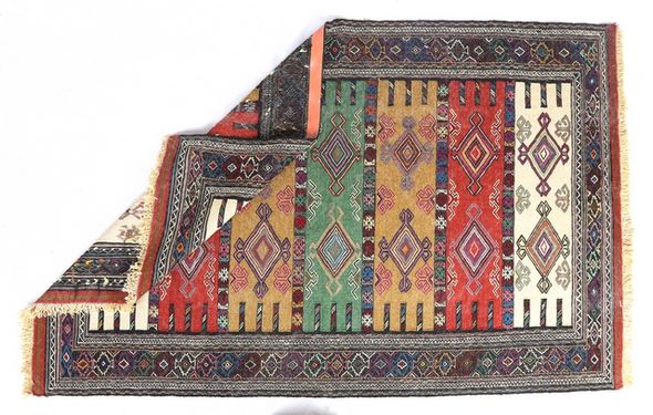 تصویر قالیچه ایرانی