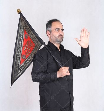 مرد ایرانی با پرچم