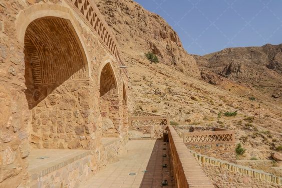 عکس مقبره بوذرجمهر قائنی