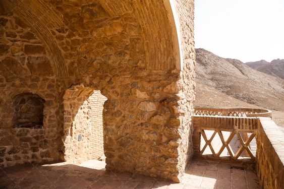 تصویر مقبره بوذرجمهر قائنی