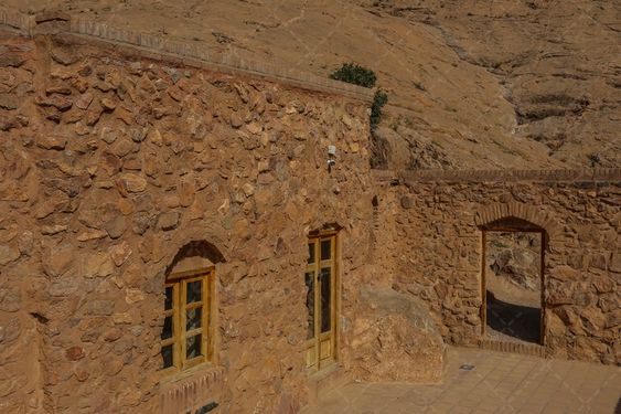 عکس مقبره بوذرجمهر قائنی