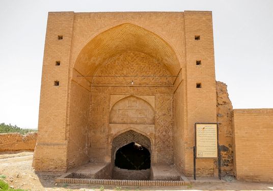 عکس حوض انباری و مسجد سیدی