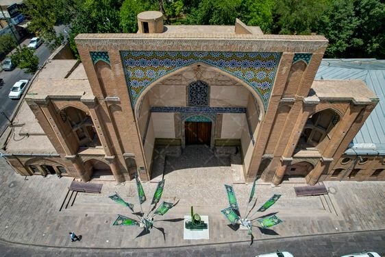 سردر عالی قاپو قزوین: معجزه‌ی تاریخ و فرهنگ