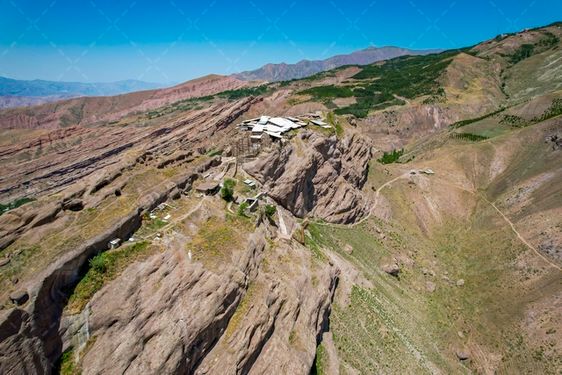 قلعه الموت: نبرد و شکوفایی در دیار قزوین