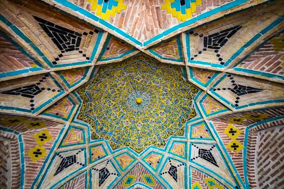 تصویر با کیفیت کاشی کاری مسجد و مدرسه سردار قزوین