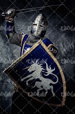 تصویر با کیفیت شوالیه همراه با جنگجوی زره پوش و کلاه خود