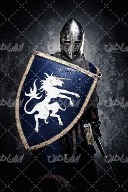 تصویر با کیفیت شوالیه همراه با جنگجوی زره پوش و کلاه خود