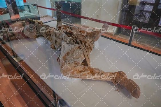 عکس با کیفیت آثار باستانی موزه مردان نمکی زنجان