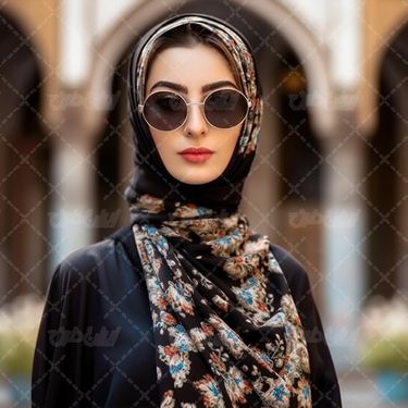 تصویر با کیفیت عینک زنانه ایرانی