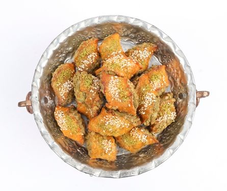 شیرینی باقلوا: طعمی بینظیر و شگفتی‌های سنتی ایران