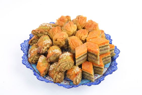 شیرینی باقلوا: شیرینی خوشمزه و رنگارنگ از سنت‌های ایرانی
