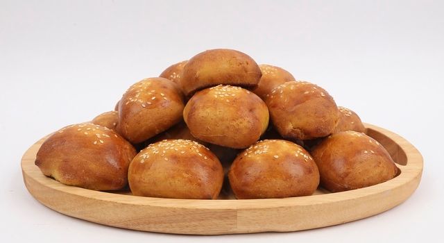 نان شیرین سوغات محبوب ایرانی
