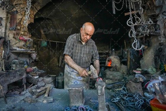 آهنگر در بازار دزفول