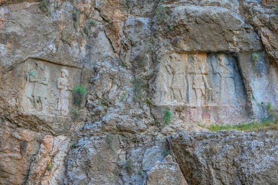 نقش برجسته  اشکف سلمان جاذبه گردشگری خوزستان