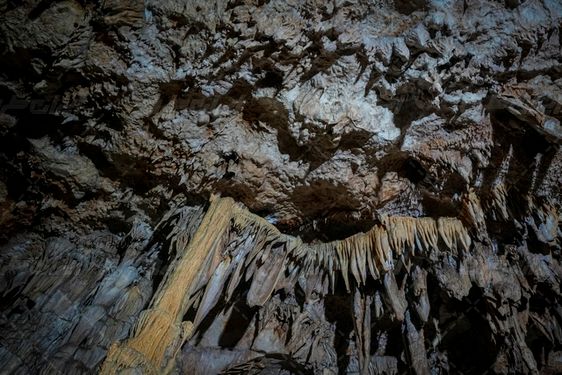 غار ده شیخ پاتاوه جاذبه گردشگری شهرستان دنا