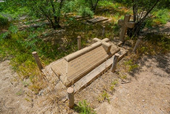 تصویر با کیفیت قبرستان ارامنه