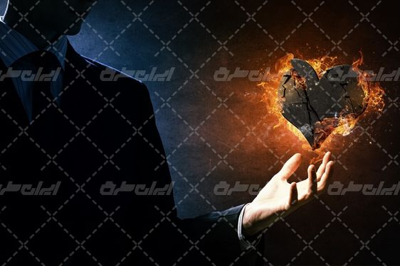 تصویر با کیفیت قلب آتشی همراه با عشق و نماد دوست داشتن