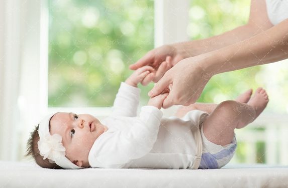 عکاسی آتلیه کودک پتو نوزاد خردسال بچه گل سر1