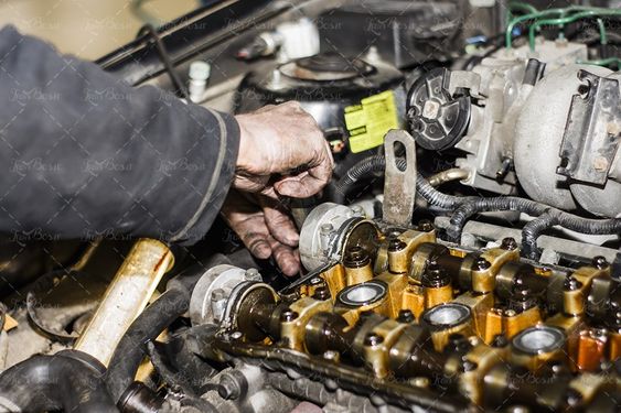 مکانیکی تعمیرگاه خودرو موتور ماشین موتور اتومبیل