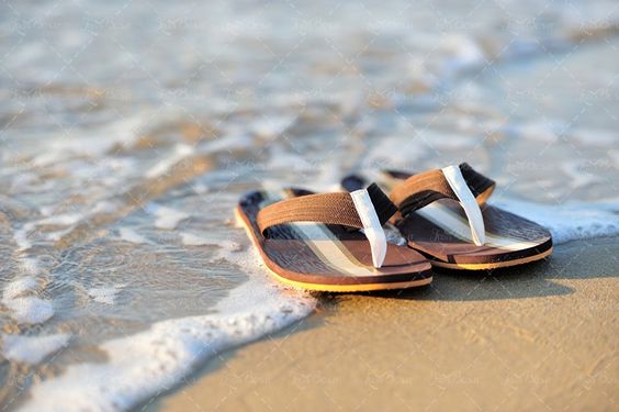 ساحل دریا موج دریا ساحل دریا دمپای صندل کفش راحتی