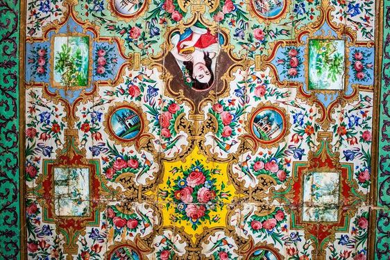 کاشی طرحدار  نمای قدیمی