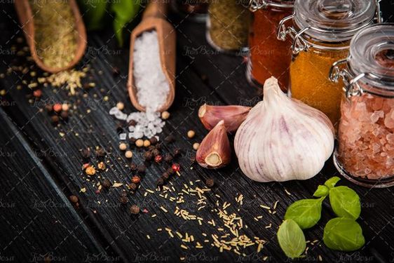 عطاری ادویه جات زردچوبه فلفل قرمز و سیر 10