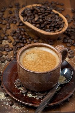 فنجان قوه دانه های قهوه کافی شاپ
