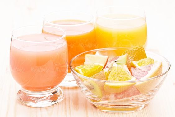 آبمیوه طبیعی آب پرتقال آب میوه