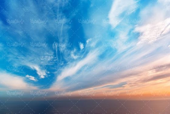 آسمان آبی آسمان دو  رنگ غروب آفتاب دریا