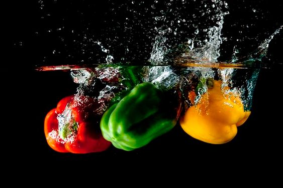 فلفل دلمه ای رنگی آب میوه فروشی