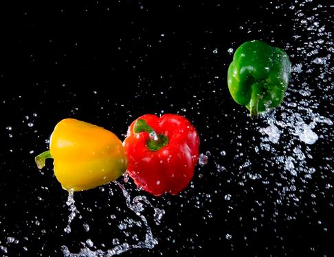 فلفل دلمه ای رنگی آب میوه فروشی