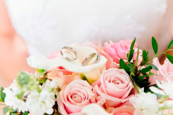 دسته گل عروس حلقه ازدواج